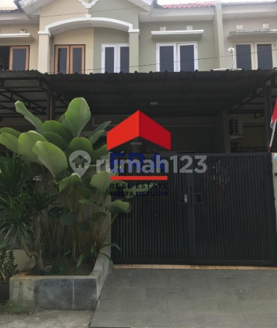2-Story Minimalist House in West Jakarta Near Green Lake! Cheap!!