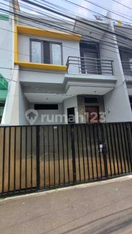 Dijual Rumah Baru 2,5 Lantai Tanjung Duren Lokasi Strategis