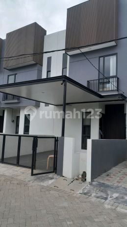 Rumah Siap Huni 2 Lantai dengan 3 Kamar Tidur di Cluster Torenia Permata Tangerang Rumah Siap Huni 2 Lantai dengan 3 Kamar Tidur di Cluster Torenia Permata Tangerang