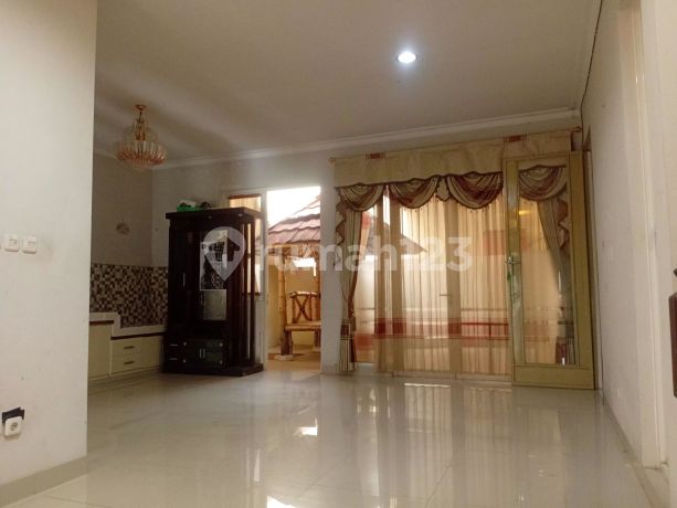 Rumah Bagus Di Valencia Regency One Gate System Shm Di Mertoyudan