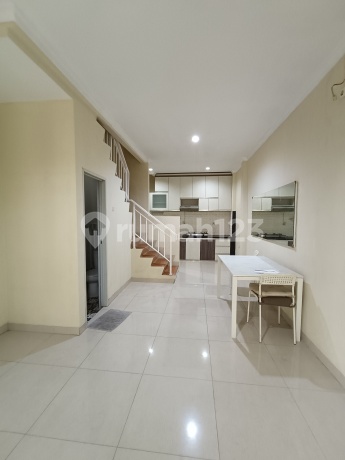 Golden Palm House Neatly Furnished Golden Palm House Neatly Furnished