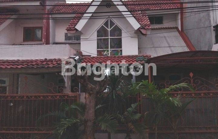 Rumah tinggal 2 lantai  rapi siap huni, di griya kencana 2 Ciledug
