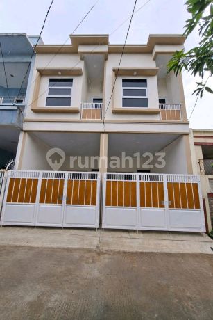 Rumah Cantik 2 Lantai Hanya 2 Unit Harga Murah SHM