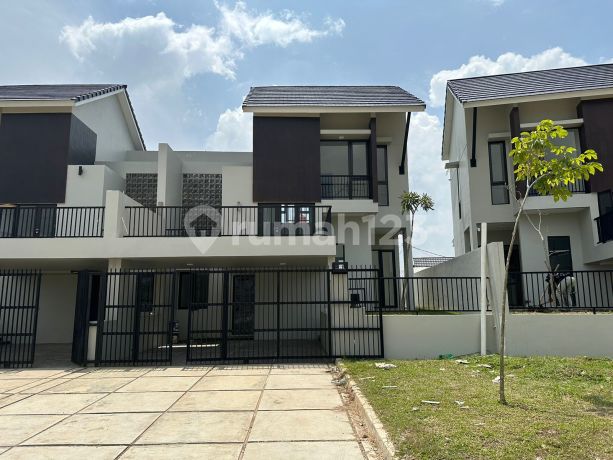 FOR SALE LUXURY HOUSE WITH PRIVATE SWIMMING POOL IN CITRAGRAND CITY COMPOUND