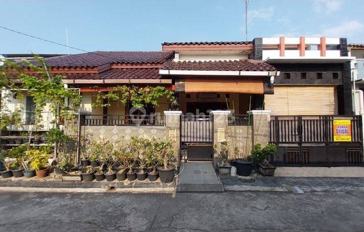 Rumah Terawat Di Perumahan Grand Cikarang City 