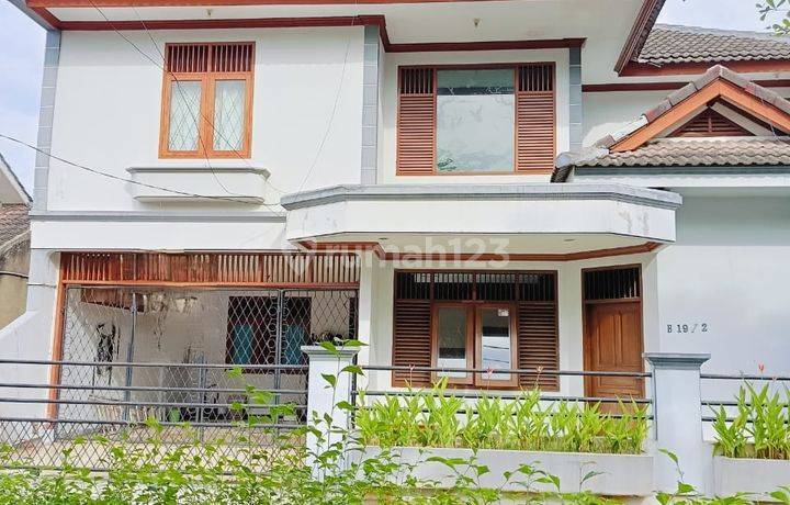 Rumah 2,5 Lantai Dekat Halte Busway Puri Beta Di Larangan Ciledug