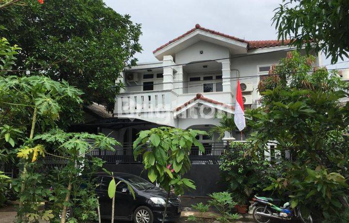 RUMAH MEWAH DI KRANGGAN PERMAI CIBUBUR, LT 180 M2, LB 300 M2, DILEPAS CEPAT BUTUH UANG