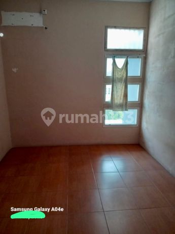 Rumah 2 Lantai Siap Huni di Villa Grand Tomang Tangerang Nego