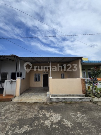 Ready-to-Live House in Tiban Mas Indah Near Iteba Batam Ready-to-Live House in Tiban Mas Indah Near Iteba Batam