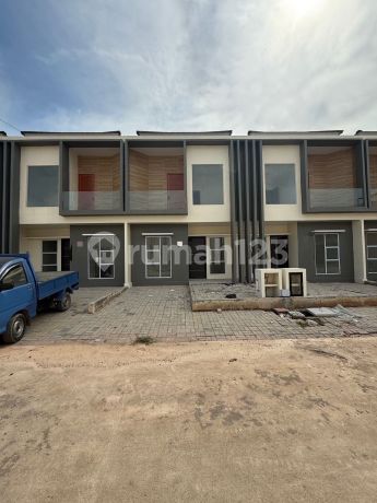Rumah Cantik di Golden Bci Dekat Bengkong Laut Rumah Cantik di Golden Bci Dekat Bengkong Laut