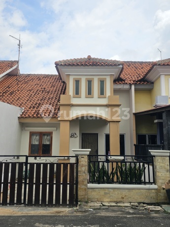 Ready-to-Occupy House in Villa Bukit Indah Near Mega Mall Ready-to-Occupy House in Villa Bukit Indah Near Mega Mall