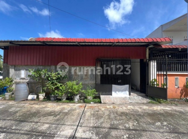 Ready-to-Occupy House in Anggrek Permai Residence Near Baloi