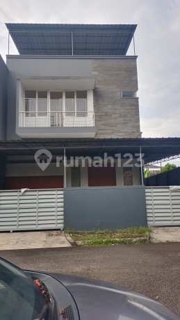 Kawasan Kampus Binus Kemanggisan. Selangkah Ke Slipi. Senayan. Kawasan Kampus Binus Kemanggisan. Selangkah Ke Slipi. Senayan.