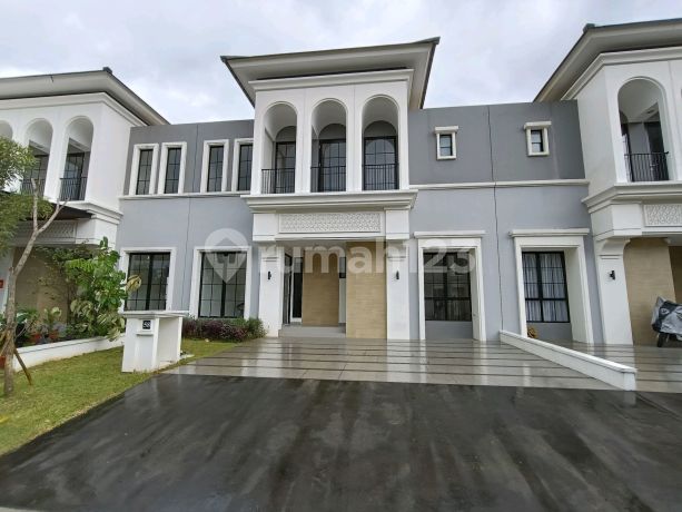 Rumah 2 Lantai Bergaya Eropa Classic Helios Suvarna Rumah 2 Lantai Bergaya Eropa Classic Helios Suvarna