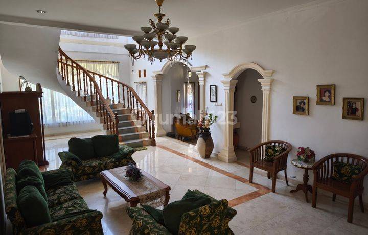 Rumah Mewah Antik Di Teras Ayung, Denpasar Timur 