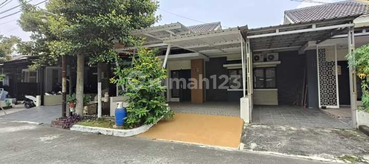 Beautiful and Ready-to-Occupy House in Harapan Mulya Regency, Acacia Cluster. Bekasi with SHM (Freehold Title). Beautiful and Ready-to-Occupy House in Harapan Mulya Regency, Acacia Cluster. Bekasi with SHM (Freehold Title).