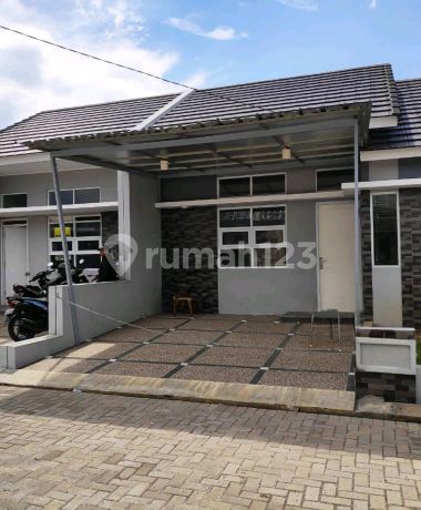 Rumah Jalan Utama Komplek De Sangkan Hurip Katapang Bandung