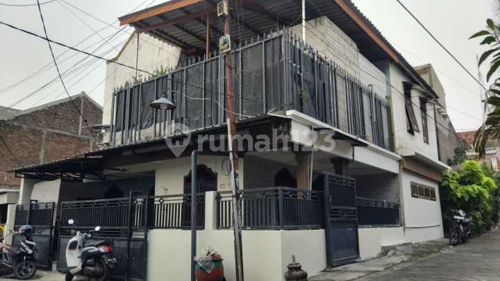 Dijual Rumah Dua Lantai Daerah Manukan Harga Bisa Nego
