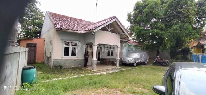 Rumah luas di Kramatjati Jaktim, Hadap Utara! Nilai investasi Tinggi