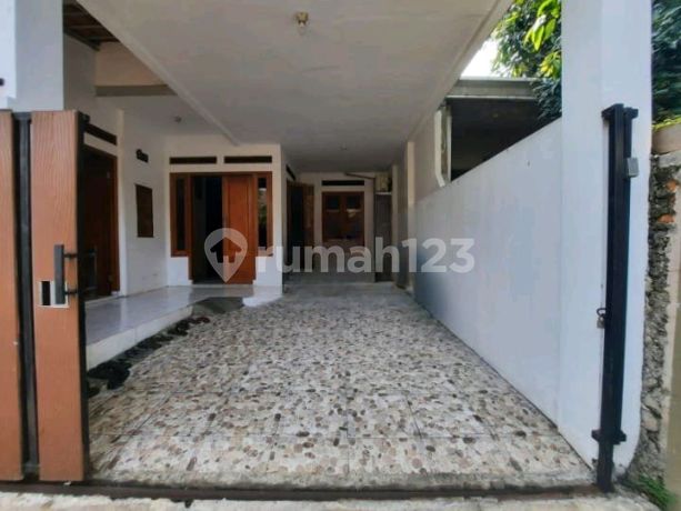 Rumah Cantik Siap Huni di Perumahan Bumi Puspitek Asri Dekat Aeon BSD Tangerang Selatan