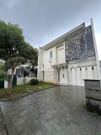 Rumah Baru Granada Pakuwon Indah Surabaya, 5 Kamar Rumah Baru Granada Pakuwon Indah Surabaya, 5 Kamar