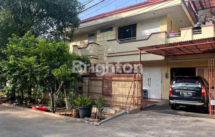 DIJUAL CEPAT RUMAH MEWAH HOEK 2 LANTAI SHM SIAP HUNI AMAN, TENANG, NYAMAN, BEBAS BANJIR  BISMA  SUNTER
