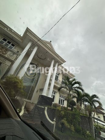 DIJUAL RUMAH MEWAH CANTIK DI PERUM ELIT VILLA TAMARA KOTA SAMARINDA