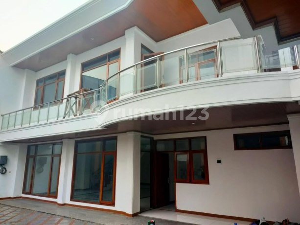 Luxury House for Sale at an Affordable Price in Holis Housing Complex, Bandung City Luxury House for Sale at an Affordable Price in Holis Housing Complex, Bandung City