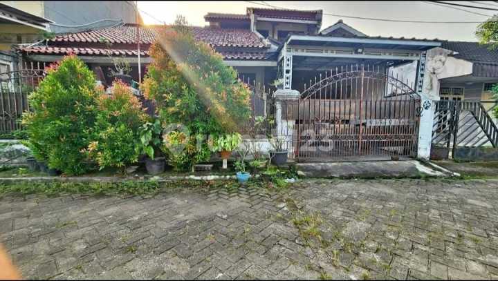 Rumah di Perumahan Kembang Larangan Dekat Pasar Ceger Puribeta