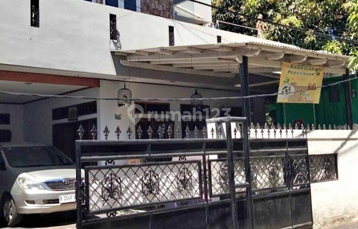 Rumah Luas Di Komplek Pertambangan Kebon Jeruk Jakbar Dekat Toll