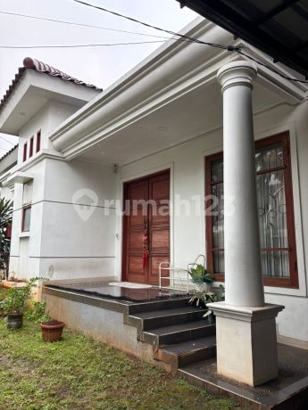 Rumah 2 Lantai, Hook, SHM, di Cipinang Elok 2, Strategis