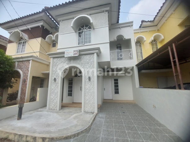 3 Minutes to LRT Harjamukti, Jagorawi Toll Road, Newly Renovated 2-Story House