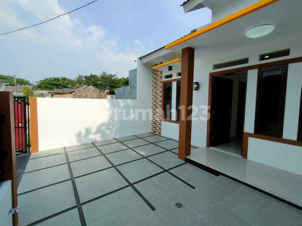 Dijual Rumah Murah di Senopati Estate Dekat Tol Gorr 2 dan KRL Dijual Rumah Murah di Senopati Estate Dekat Tol Gorr 2 dan KRL