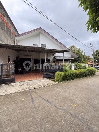 Dijual Rumah Hook Depan Taman Di Bukit Pamulang Indah, Tangerang Selatan Dijual Rumah Hook Depan Taman Di Bukit Pamulang Indah, Tangerang Selatan