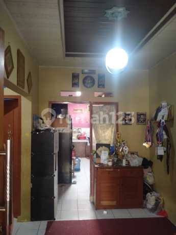 Rumah Bagus SHM di Komplek Griya Kuning Asri Ciwastra