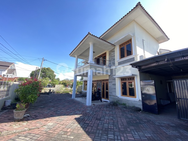 Rumah mewah hook bangunan kokoh Pilang Setrayasa hook luas 485m Rumah mewah hook bangunan kokoh Pilang Setrayasa hook luas 485m