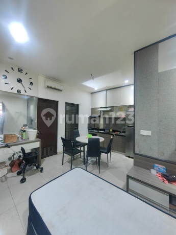 Jual Rugi Bubb Rumah 2 Lantai Furnished 3kt Green Village Cipondoh Tangerang, Shm, Smartdoor Lock, Fasilitas Cluster Lengkap, Dekat Tol Kunciran, Dekat Rs Mandaya, Sekolah St.john, Dan Alsut. Harga Nego Sampai Deal. 