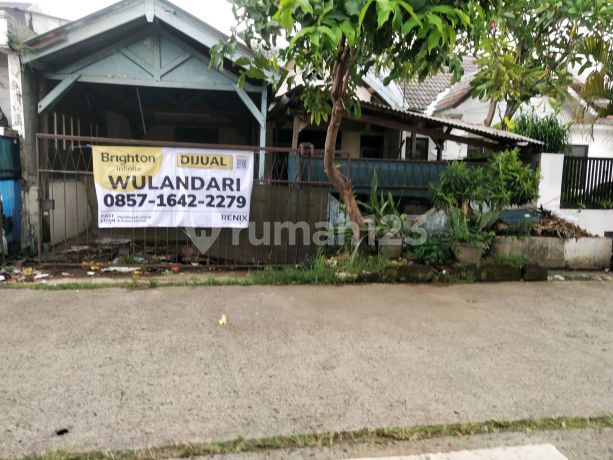Rumah Tua Hitung Tanah di Perumahan Surya Permata Indah