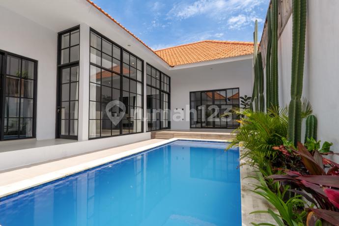 Very Beautiful Apartemen In Berawa With Ricefield View