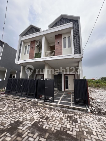 DIJUAL RUMAH 2 LANTAI DI WISMA TIRTA AGUNG ASRI