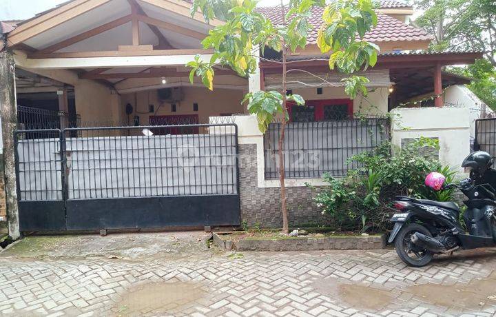 Rumah Butuh Renovasi Siap Huni SHM di Griya Metropolitan Bekasi