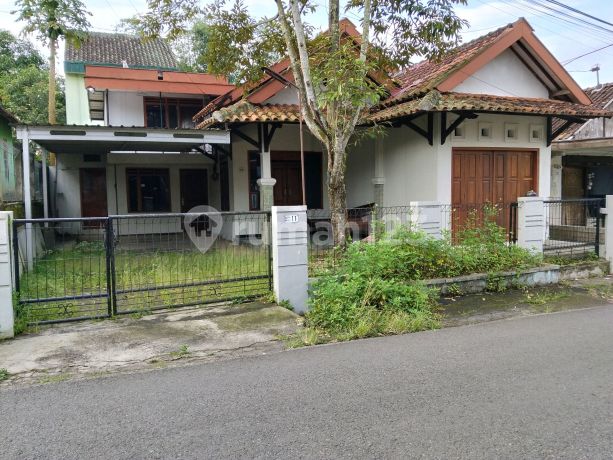 Mountain View House Salatiga Mountain View House Salatiga
