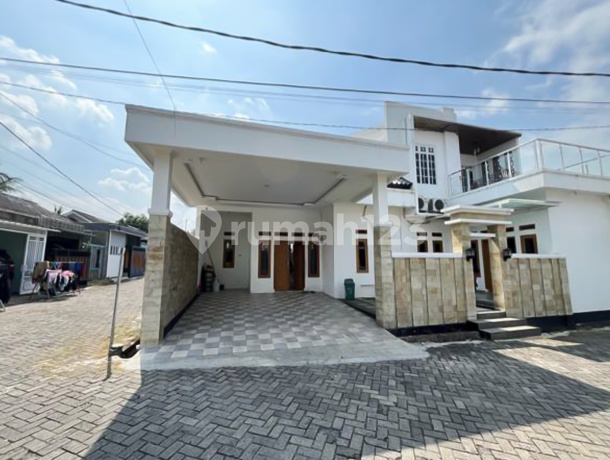 Aesthetic 2-Story Spacious Auction House in Cianjur Housing Complex