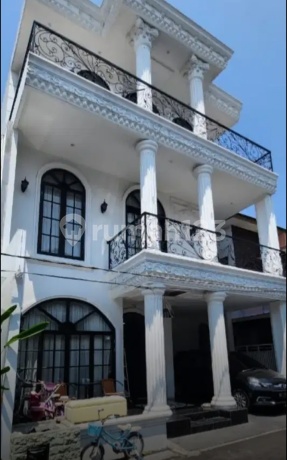 Jual Cepat Rumah Mewah Dengan Fasiltas Kolam Renang Di Komplek Pelangi Antapani 