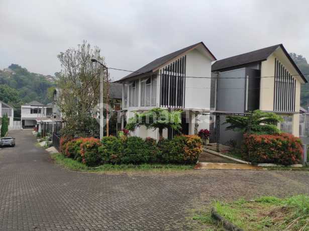 For Quick Sale: Corner House in Kampung Padi Cisitu, Bandung City