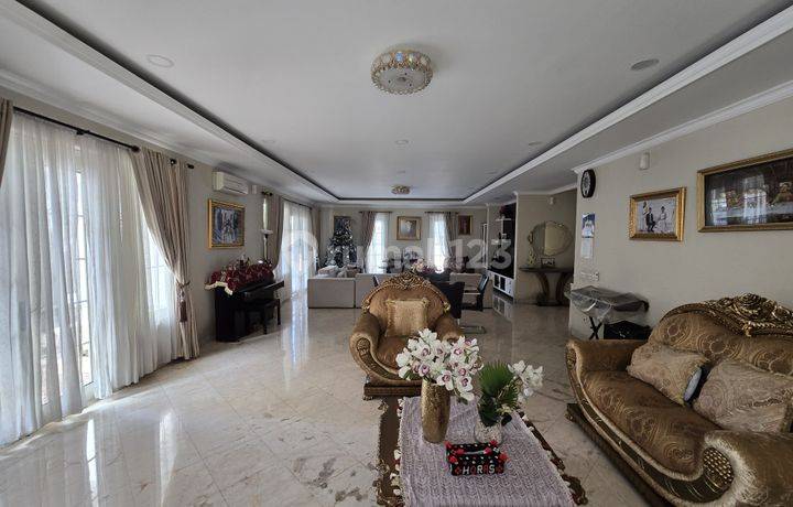 Jual Rumah Klasik Modern Taman Beverly Golf 