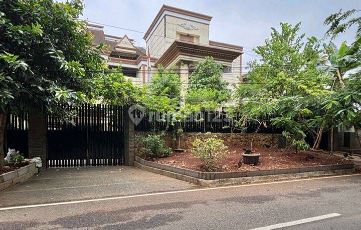 Prime Area Pondok Indah Bangunan Kokoh Jalan Lebar