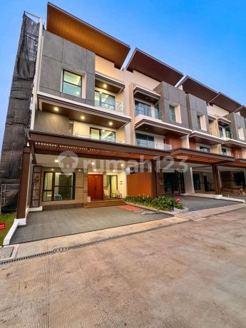 Bangunan Baru Dalam Townhouse Pondok Indah Grup Nempel Tol