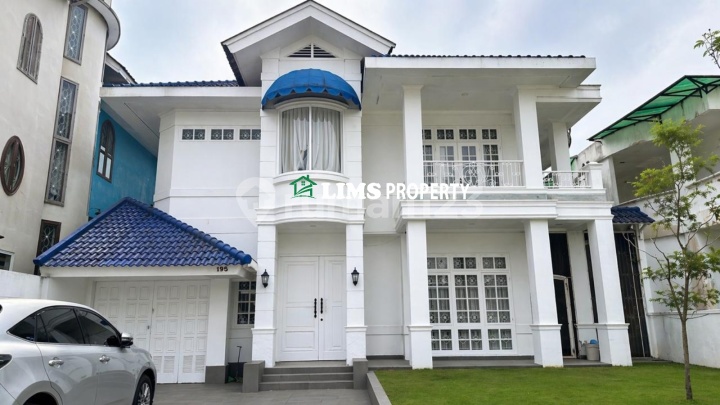 Dijual Villa Mewah Komplek Royal Sumatera Dijual Villa Mewah Komplek Royal Sumatera