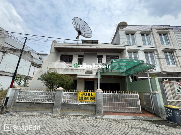 Jual Villa Mewah Komplek Taman Polonia Indah Medan , Kondisi Rumah Sangat Terawat Full Furnished